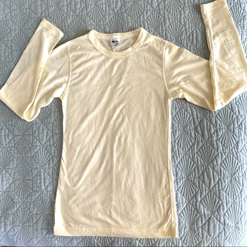 NBW DUOFOLD women’s size small mid weight high performance base layer.